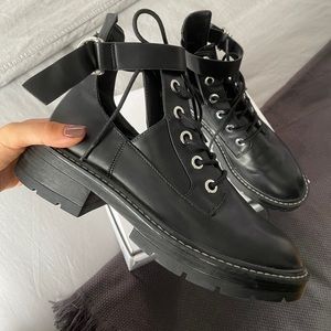 Pullandbear combat boots lace up black vegan